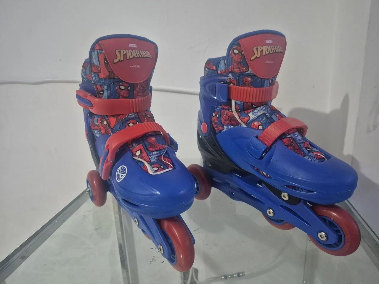 Kit completo de Patins do homem aranha usado apenas uma vez! - Foto 3
