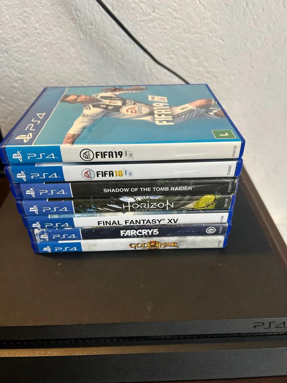 Play 4 1Tb + 3 Jogos e controle - Foto 2