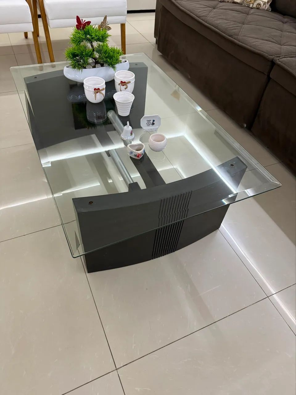 Mesa de centro com tampo de vidro - Excelente estado - Foto 2