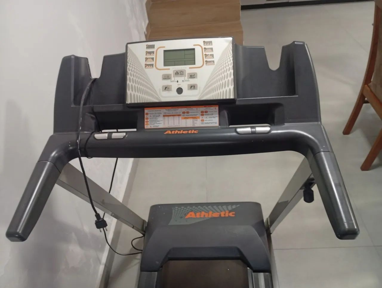 Excelente esteira Advance semi nova