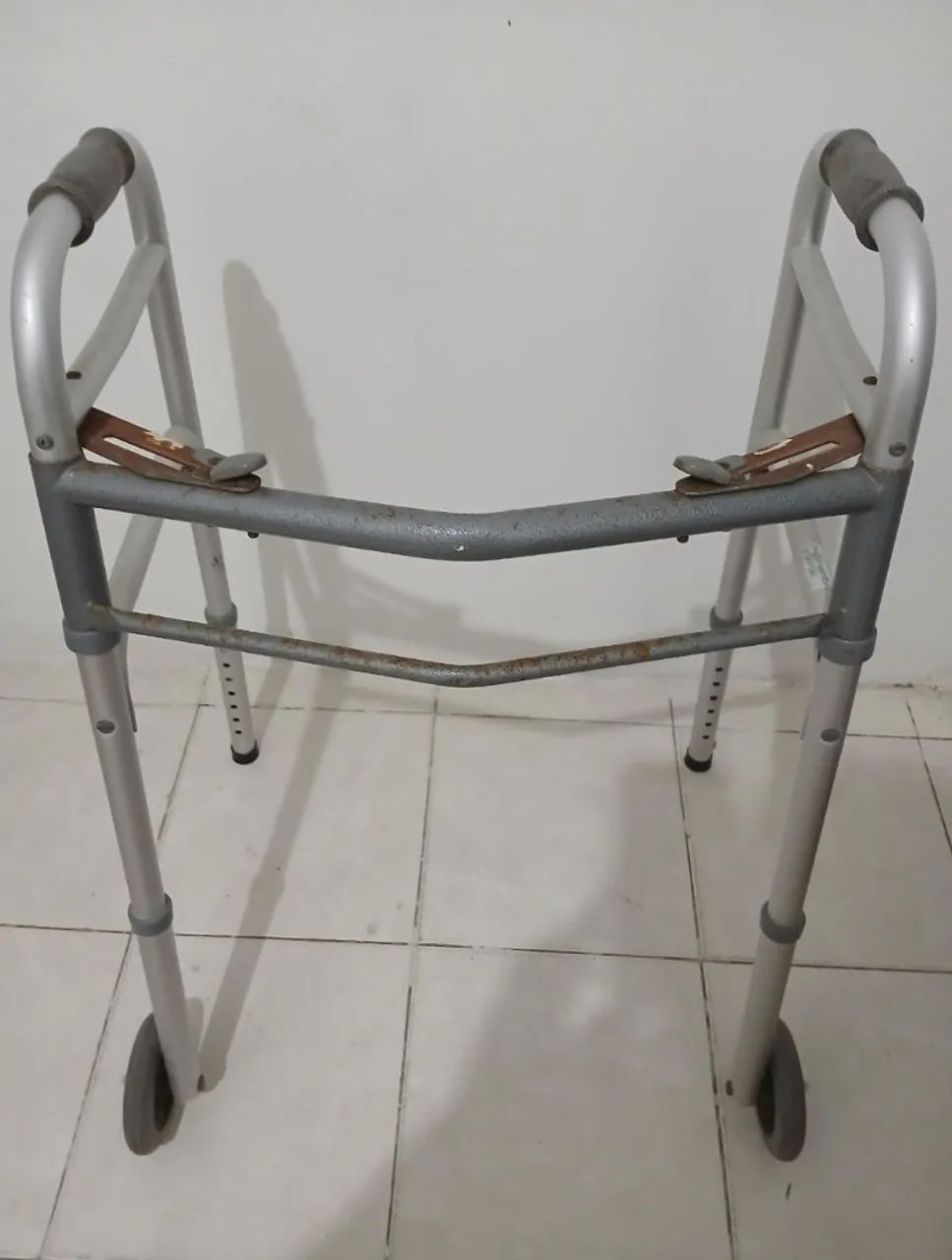 Vendo esse andador usado (Andajar)