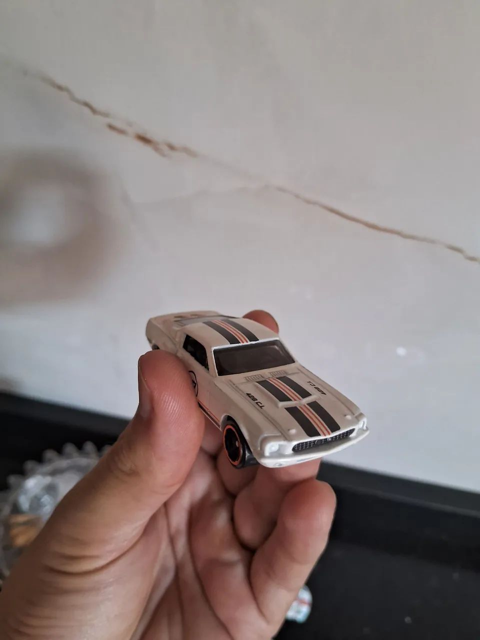 Lote com 5 hot wheels 