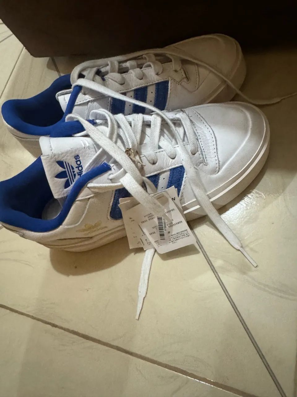 Tênis adidas
