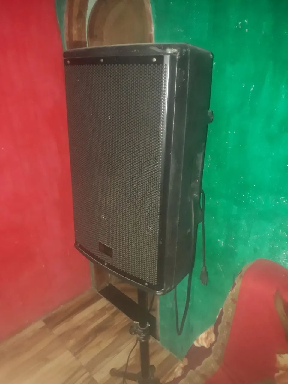 Caixa de som profissional 