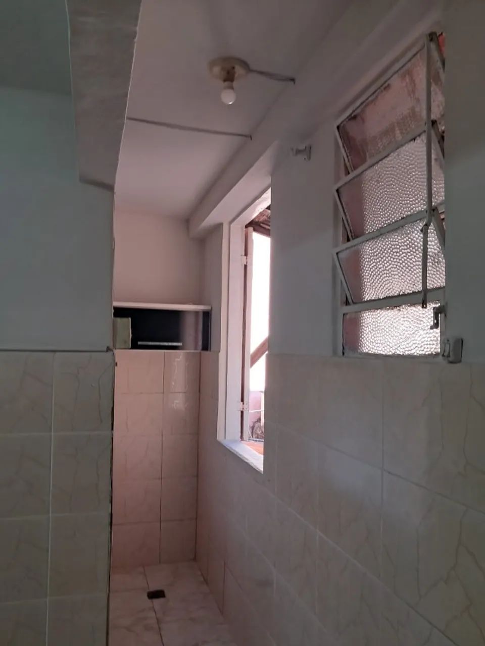 Aluguel Casa ampla 02 quartos - Foto 2