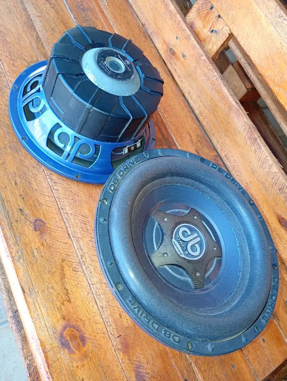 Vendo ou troco par de subwoofer dB drive de 10 polegadas 