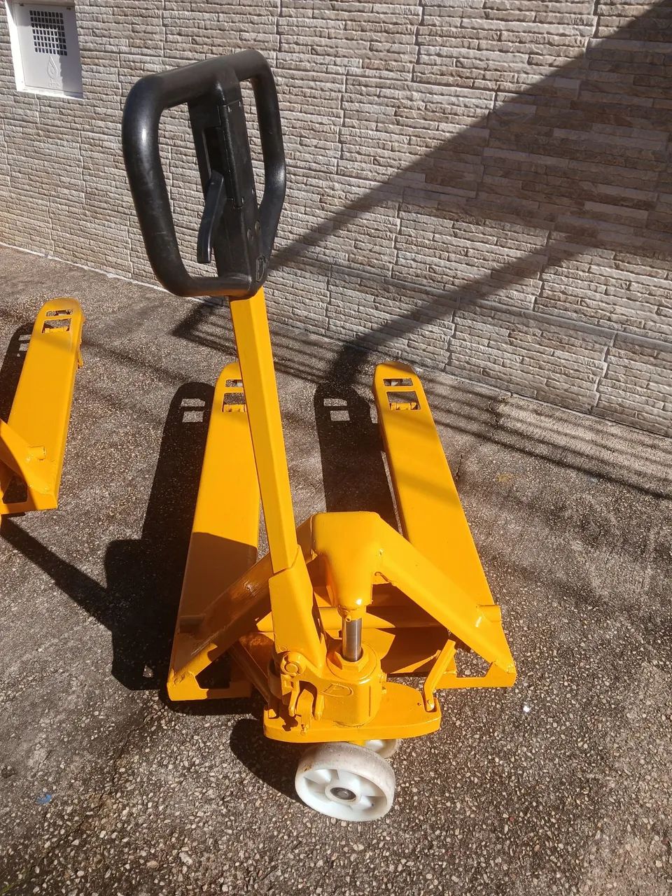 PALETEIRA MANUAL PALETRANS TM 2500 RODA DUPLA reformada - Foto 2