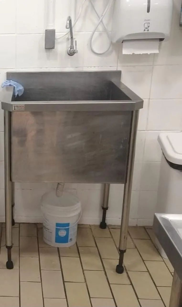 TANQUE DE INOX MED EXTERNA 70X60X90 CUBA 60X55X45