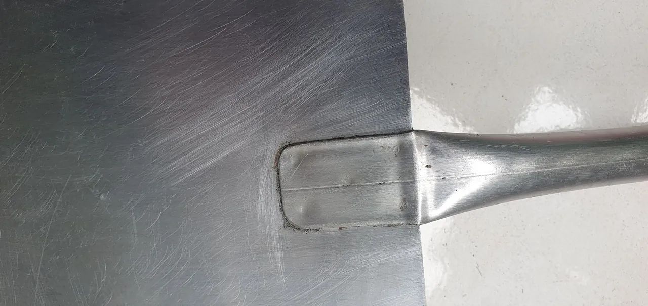 Vendo pá para pizzas 70 cm de comprimento e  24×25 base - Foto 4