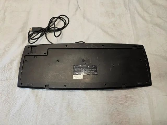Teclado Itautec USB ABNT2 Com Fio Para PC Preto - Foto 3