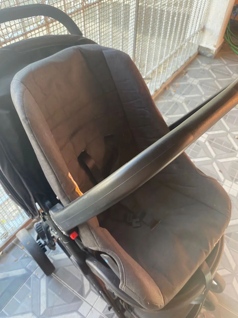 Carrinho com bebê conforto  - Foto 2