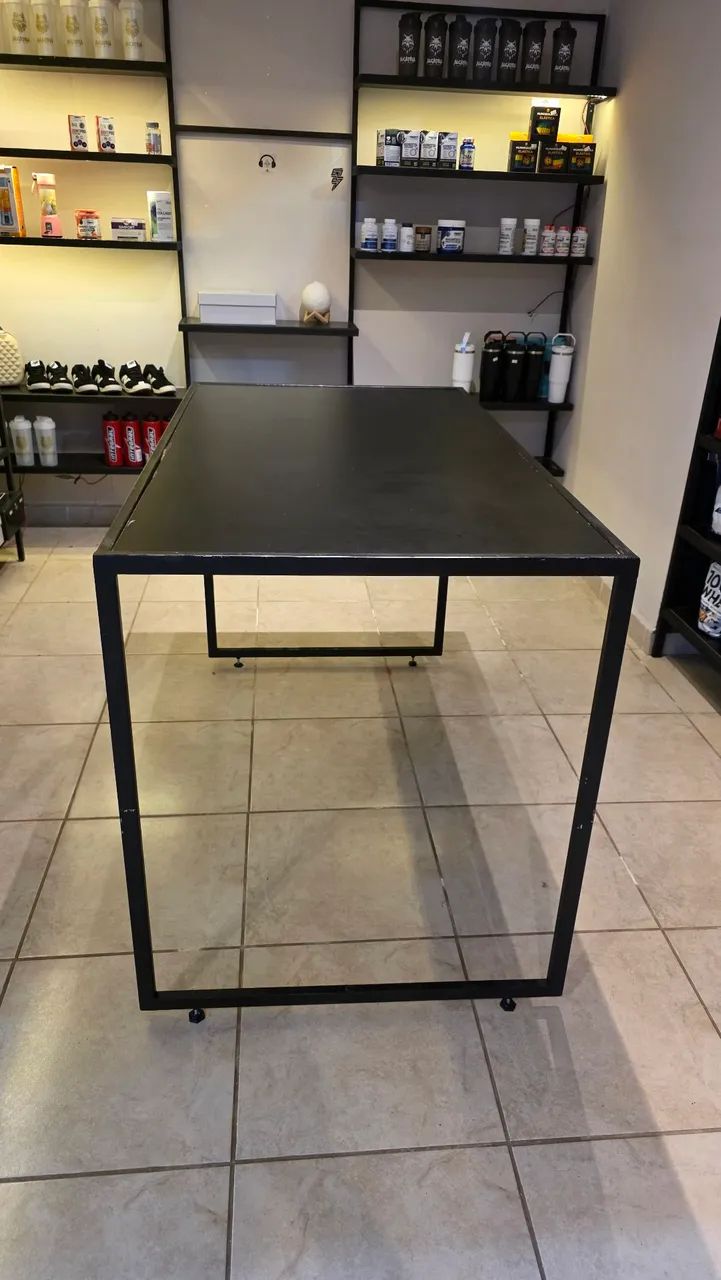 Mesa modelo industrial 1,46x0,80x0,95
