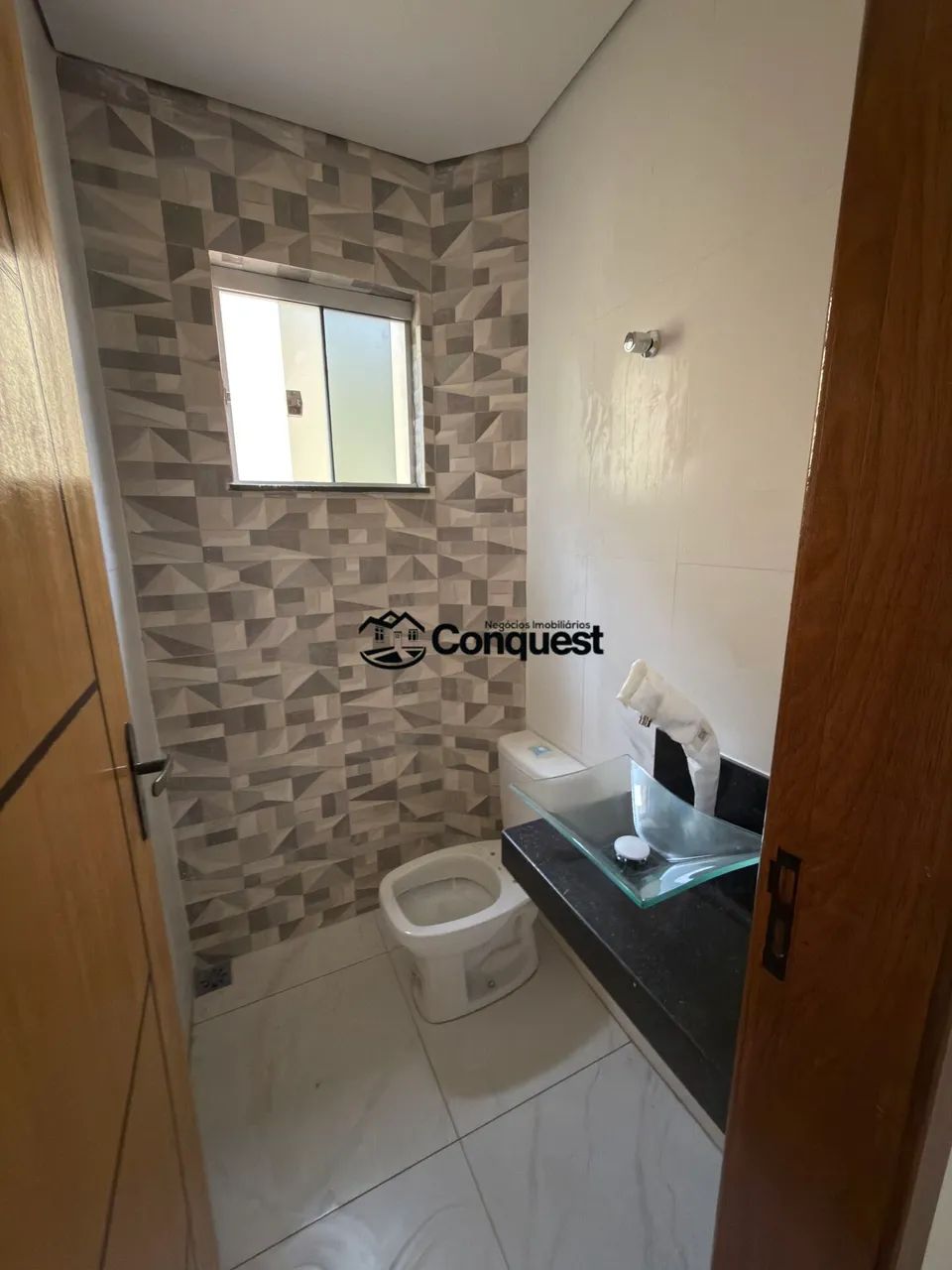 Casa Geminada Nova ,03 Quartos com suíte, sacada, bairro Cabral Contagem - Foto 2