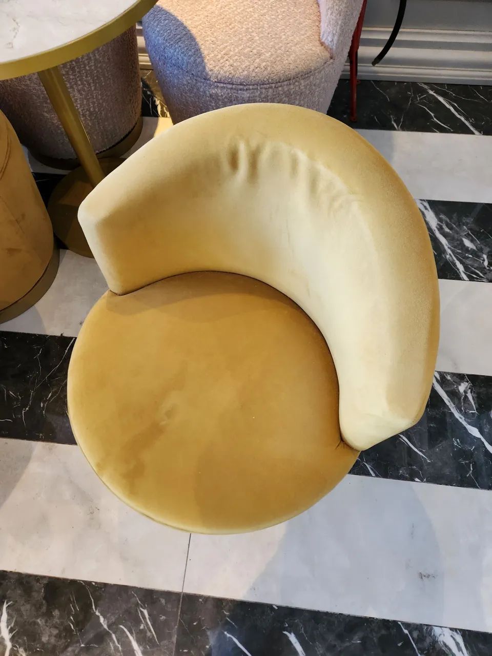 Poltrona giratória amarelo mostarda - Foto 2