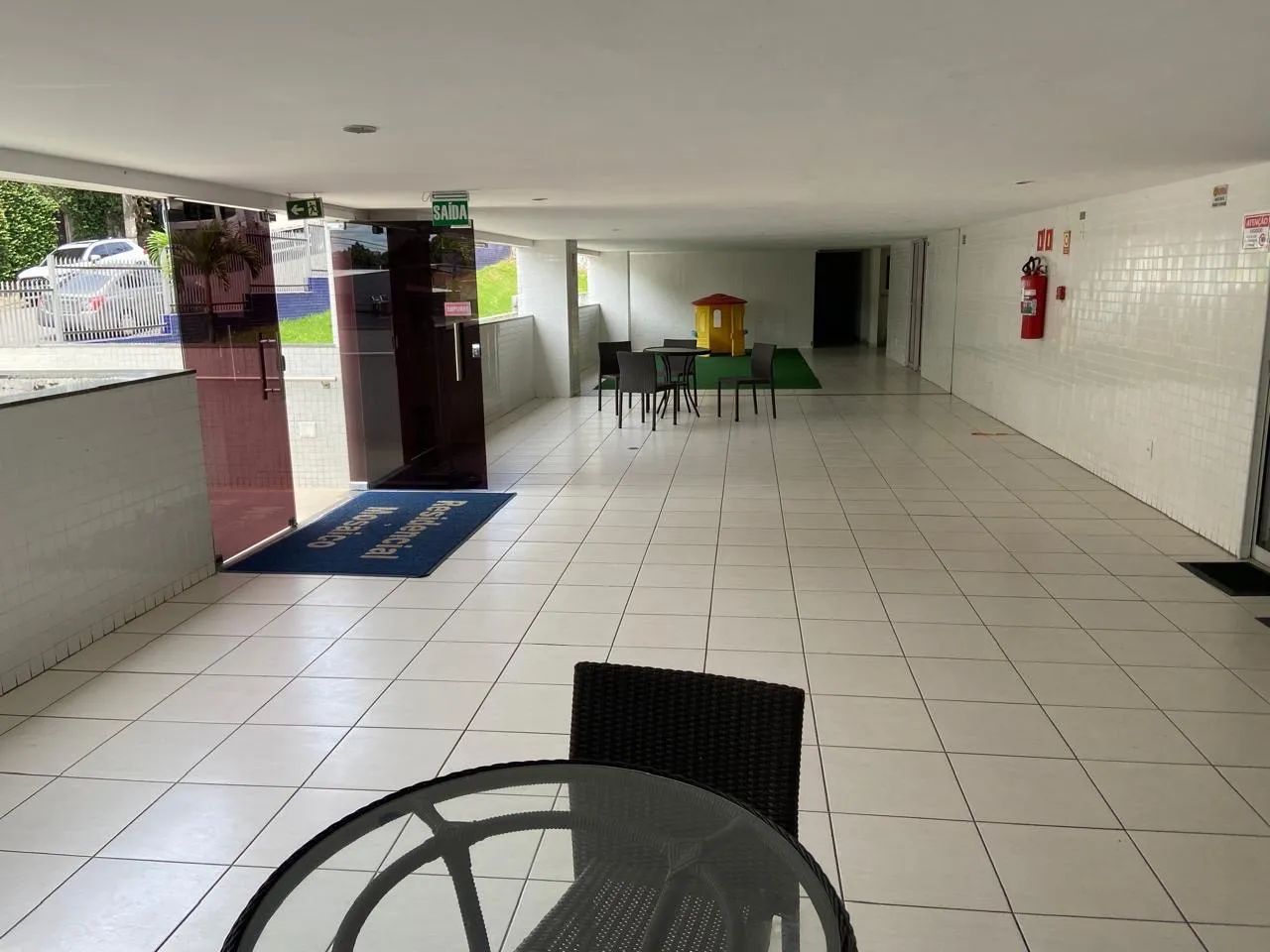 Apartamento na Luiz Anselmo 2/4