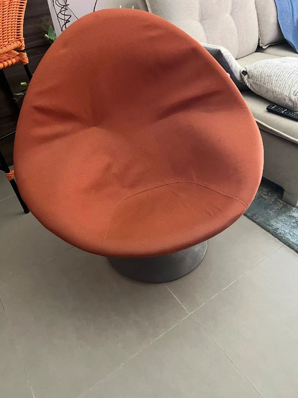 Cadeira giratória decorativa para sala