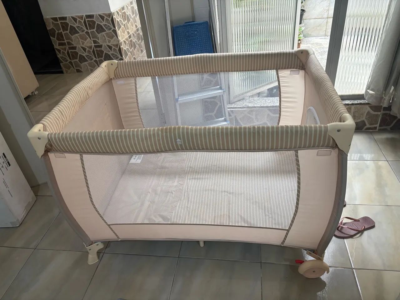 Vende-se Berço-Chiqueiro