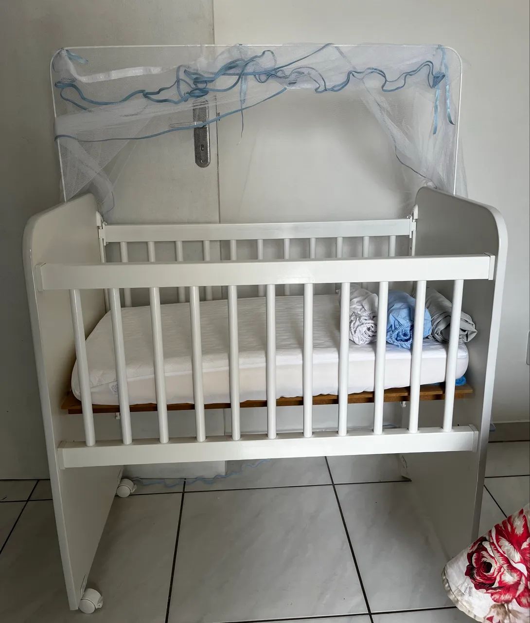 Mini Berço Grade Móvel com colchão 