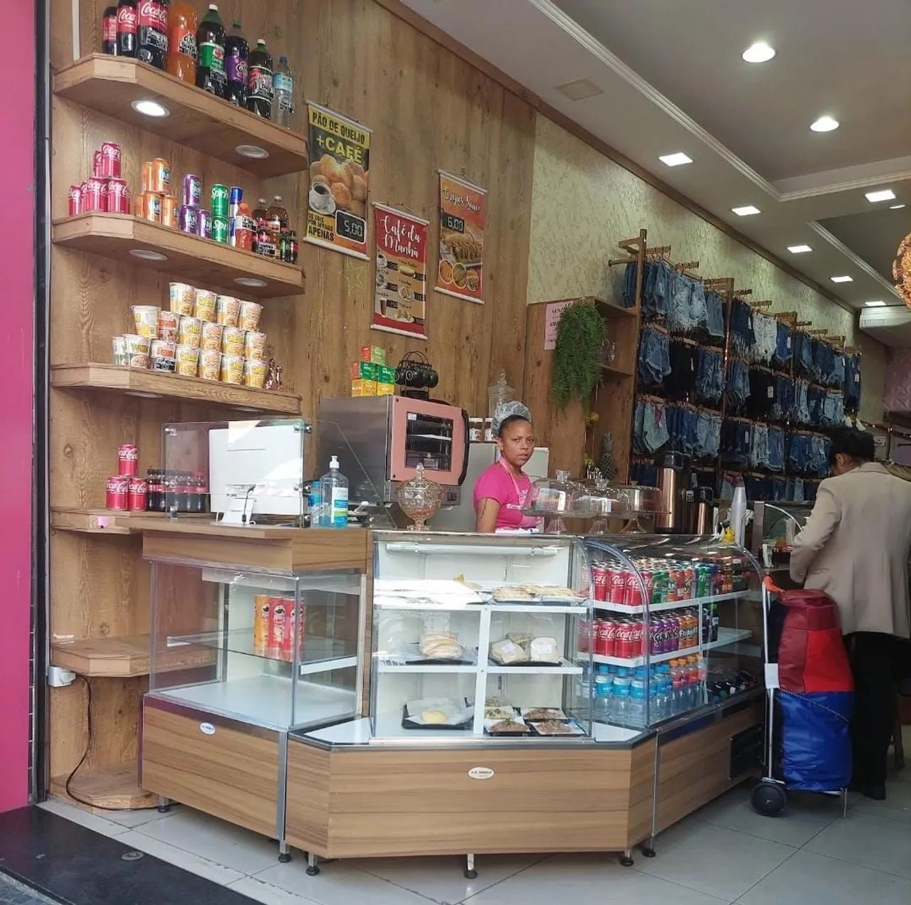 Moveis para lanchonete total 3 balcões 1 estufa 1 caixa de bomboniele.. 