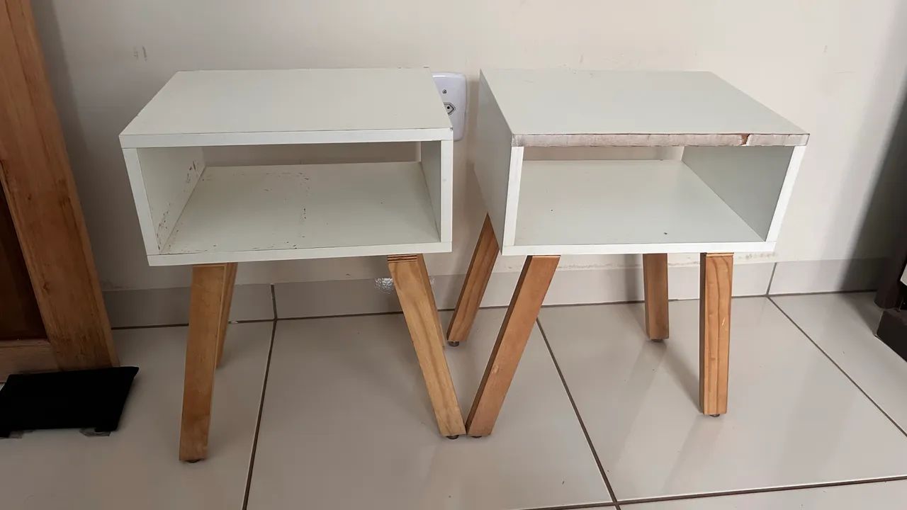 Mesinha de cabeceira 