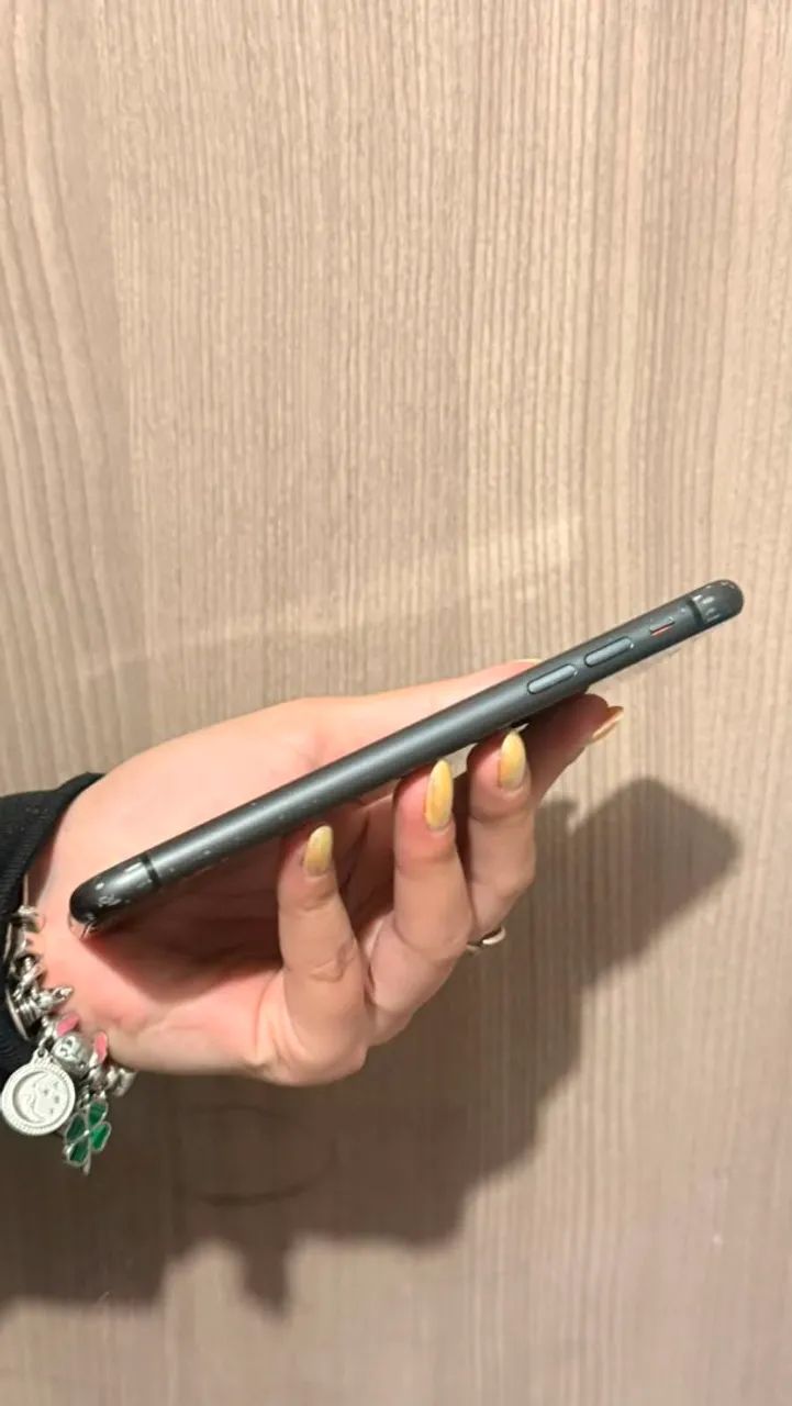 IPHONE 11 BLACK - Foto 5