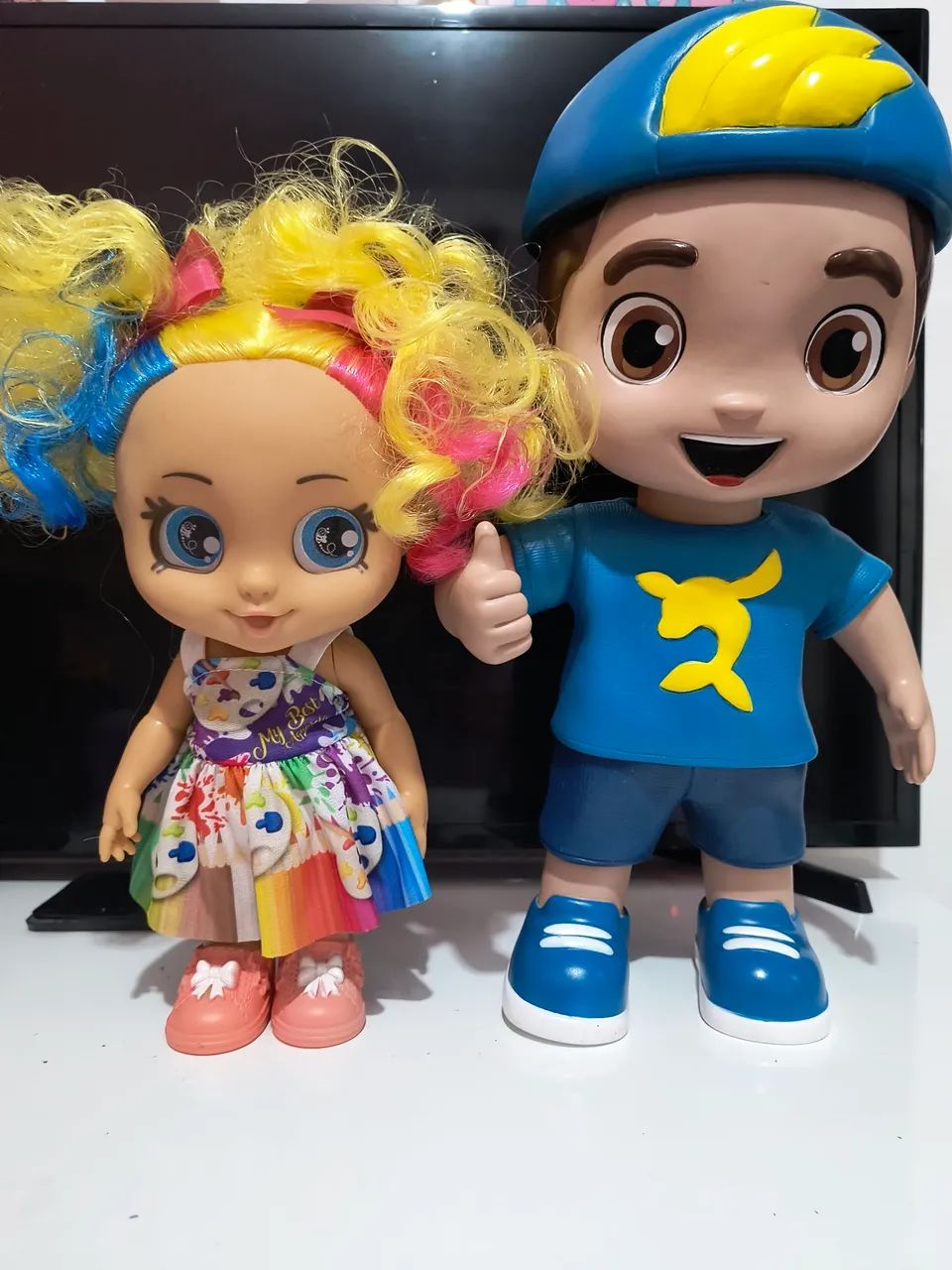 Boneco Lucas Neto e Boneca colorida 