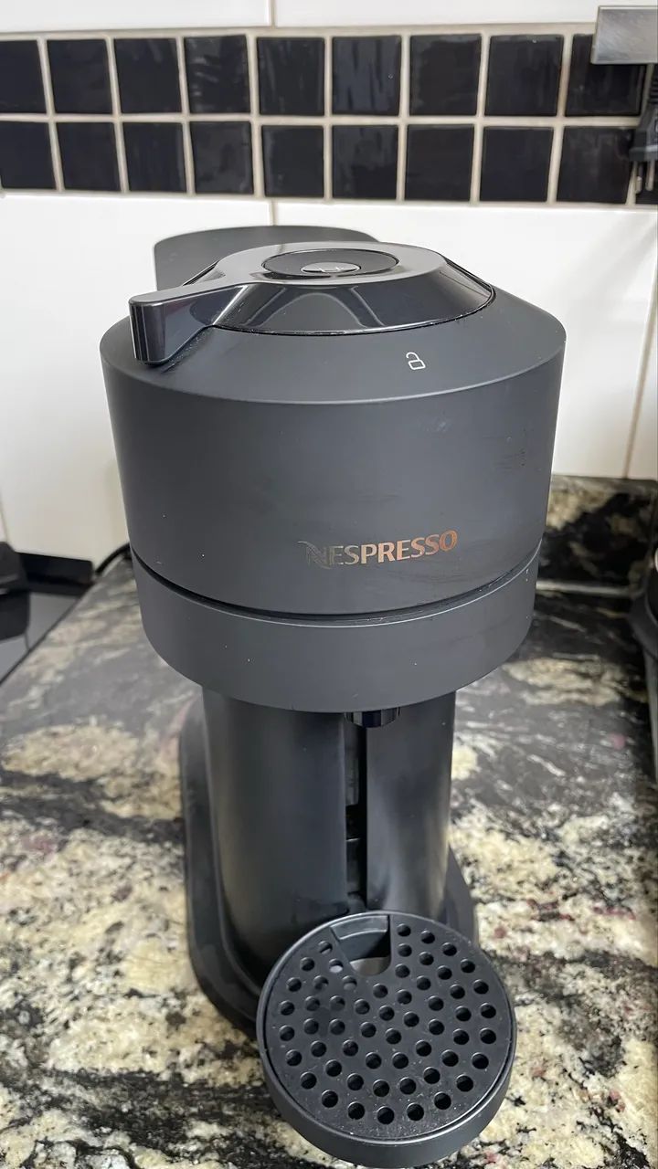 Nespresso Vertuo Next - Preta - Foto 3