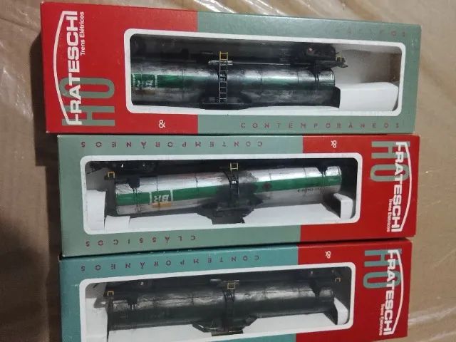 Lote de vagões tanque 7ALL e 3 BR Frateschi Customizados  - Foto 3
