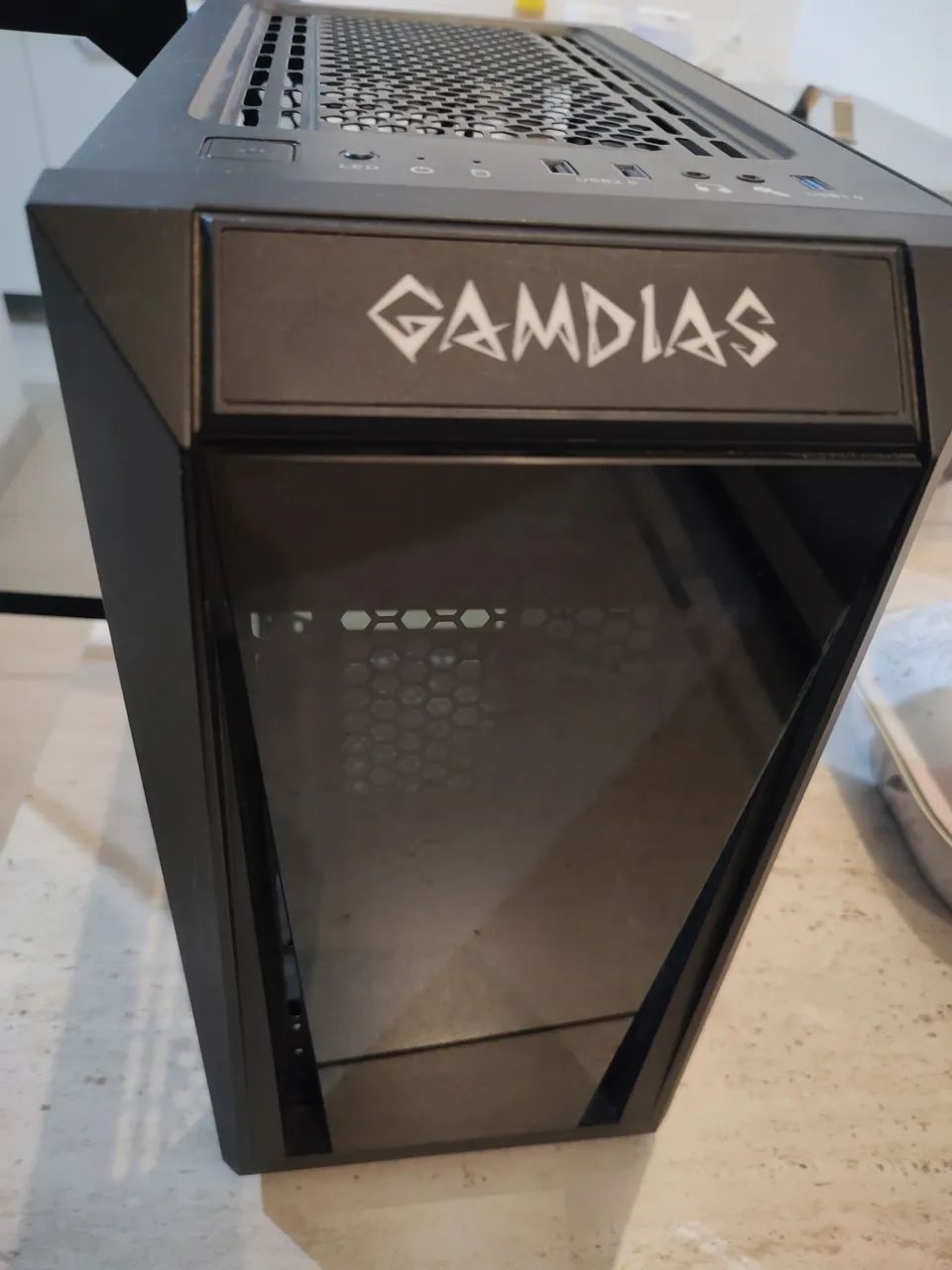 Gabinete Gamer Gamdias ótimo estado 
