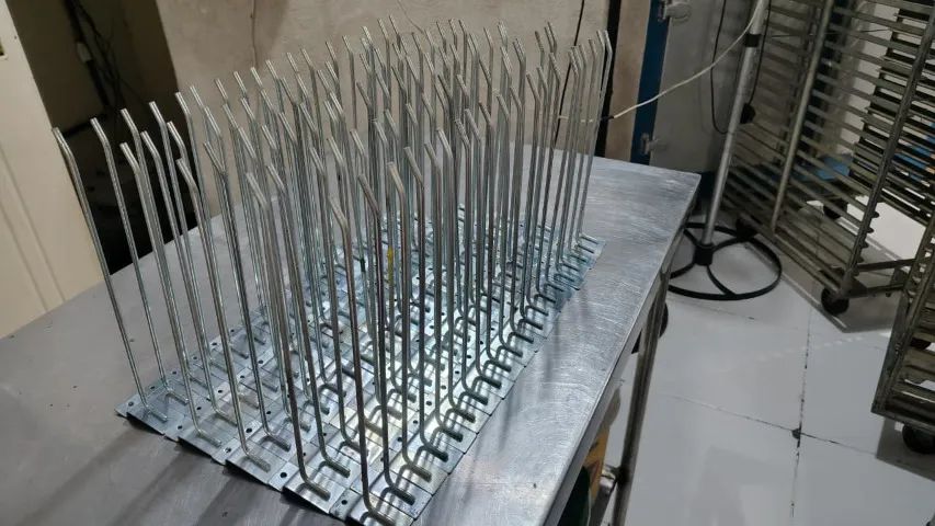 Gancho para painel Galvanizado Kit com 100 unid - Foto 2