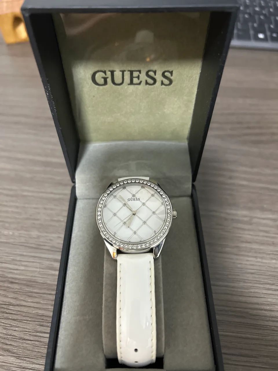 Relógio Guess modelo GUW60005L1 - Novo