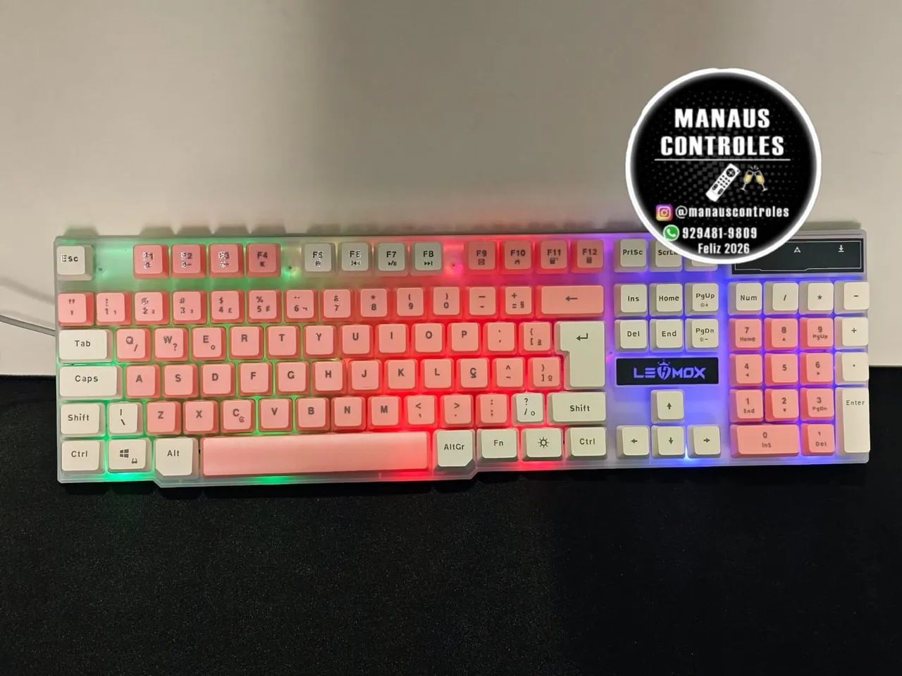 Teclado gamer branco com rosa  - Foto 3