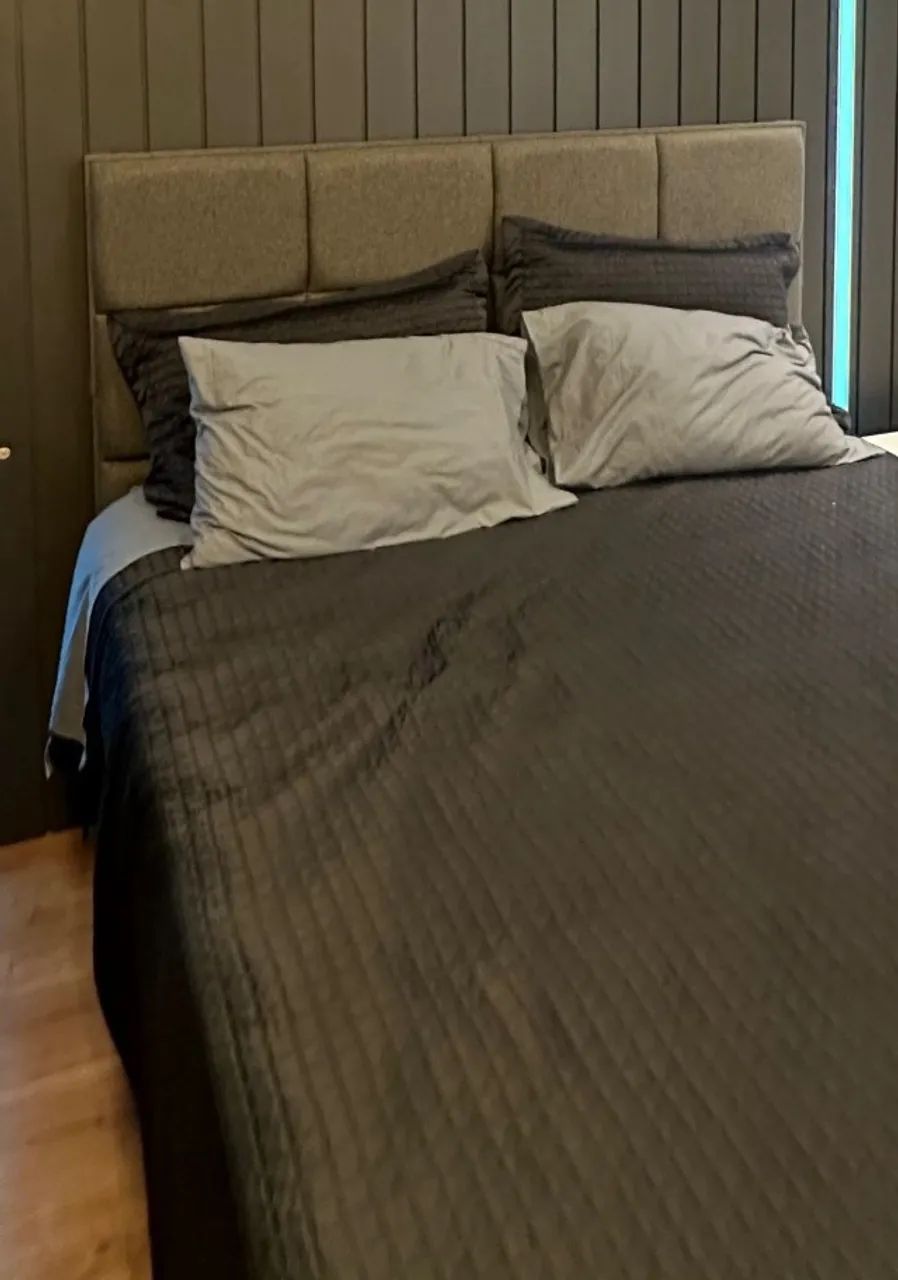 Cabeceira de Cama Estofada Cinza Limpa e Higienizada - Acabamento Premium - Foto 4