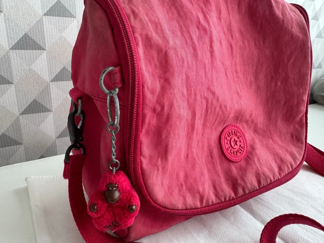 Lancheira kipling escolar térmica rosa - Foto 5