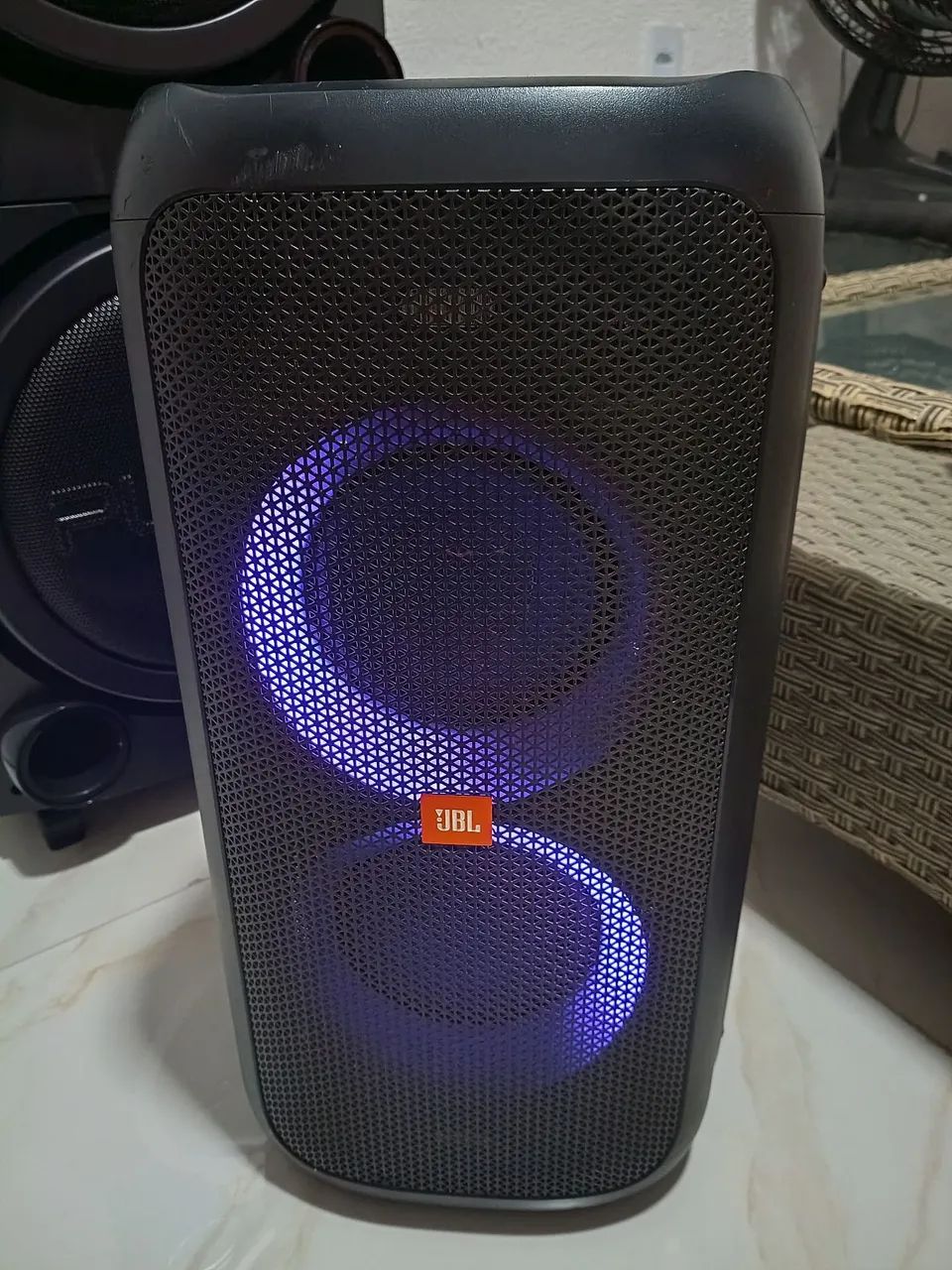 Vendo caixa de som partybox 100 JBL 