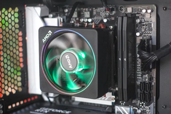 7900 - 64GB - RTX 5070 - Foto 5