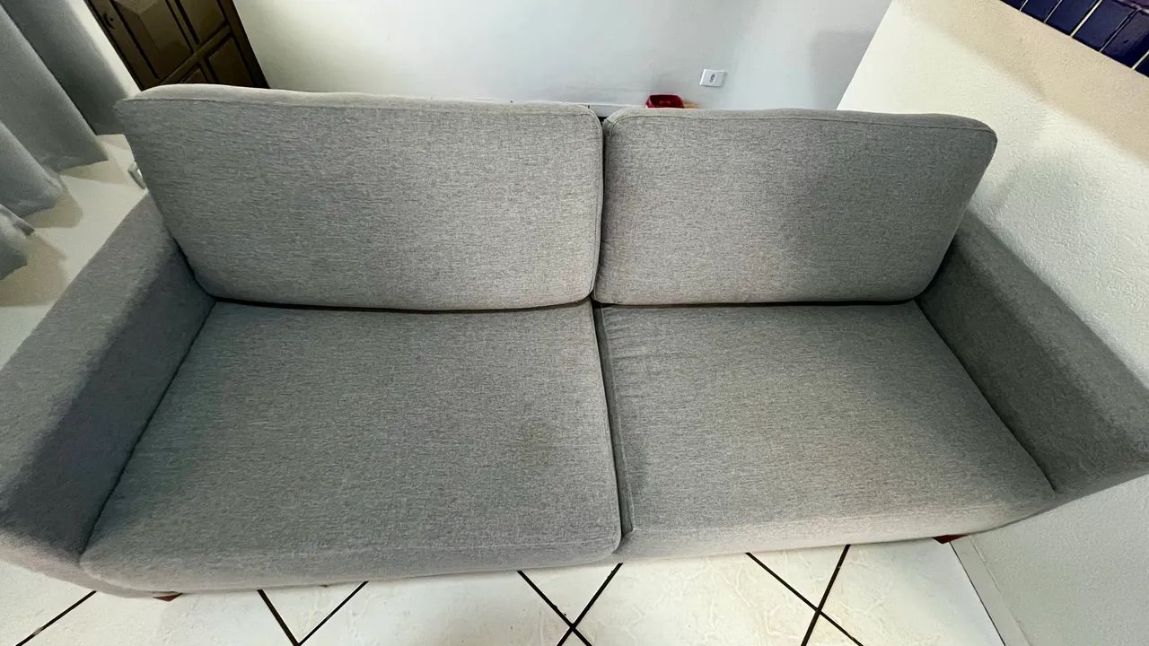 Sofá Cinza elegante - Apenas 3 meses de uso - Foto 2