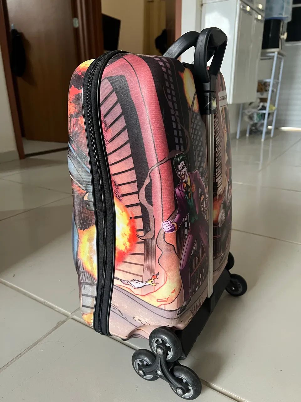 Mochila 3D batman, rodinha tripla, Diplomata - Foto 4