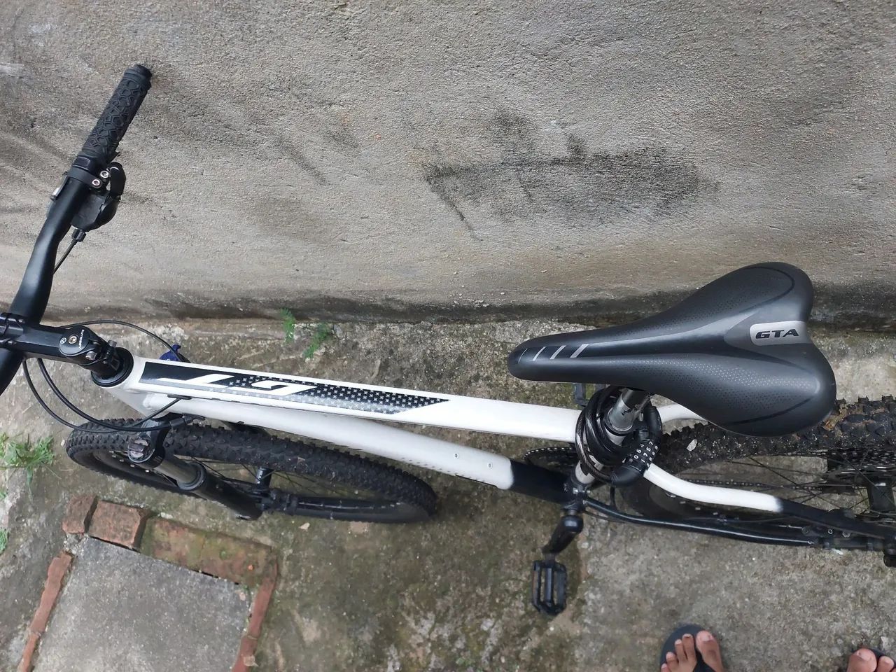 Bicicleta vercelli aro 29 8 marchas  - Foto 4