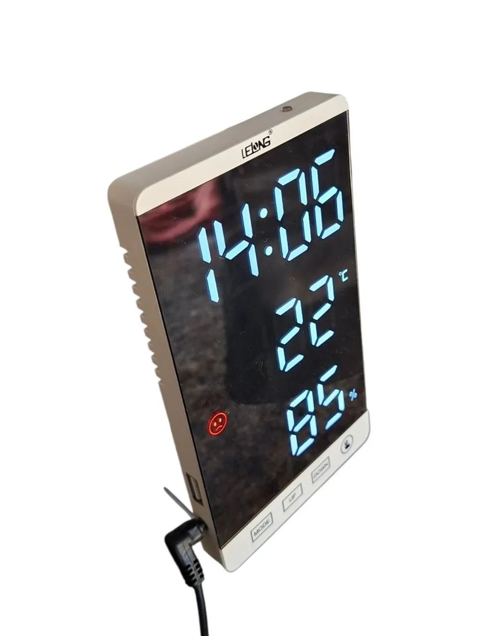 Relógio despertador digital (botões touch-screen)