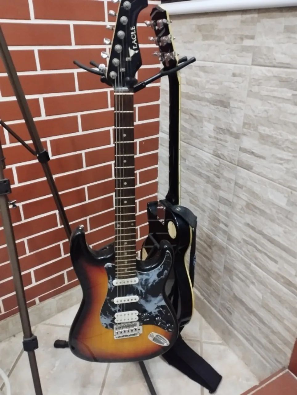 Guitarra Eagle Stratocaster