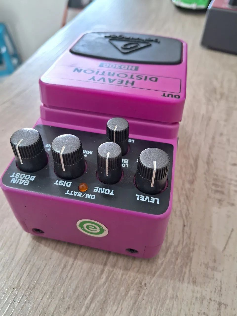 Pedal Behringer HD300 Heavy Distortion ? som pesado e definido! - Foto 3