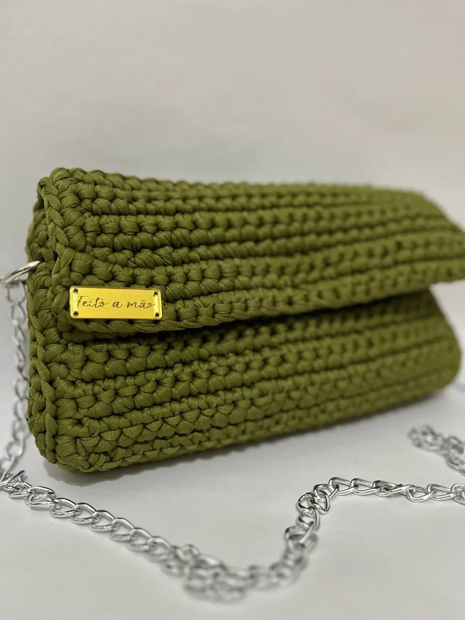 Bolsa crochê com corrente