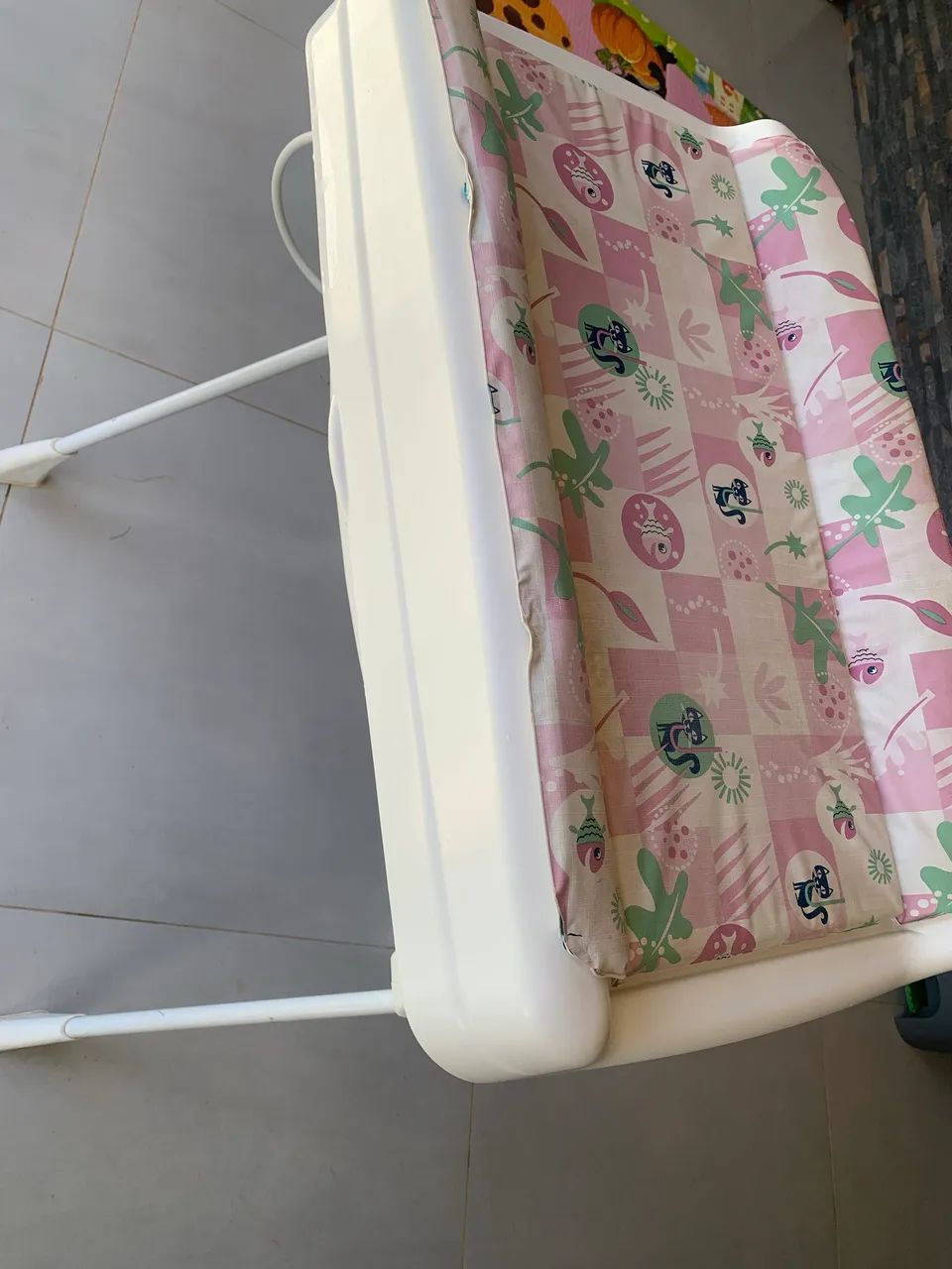 Banheira com suporte e trocador, semi nova  - Foto 3