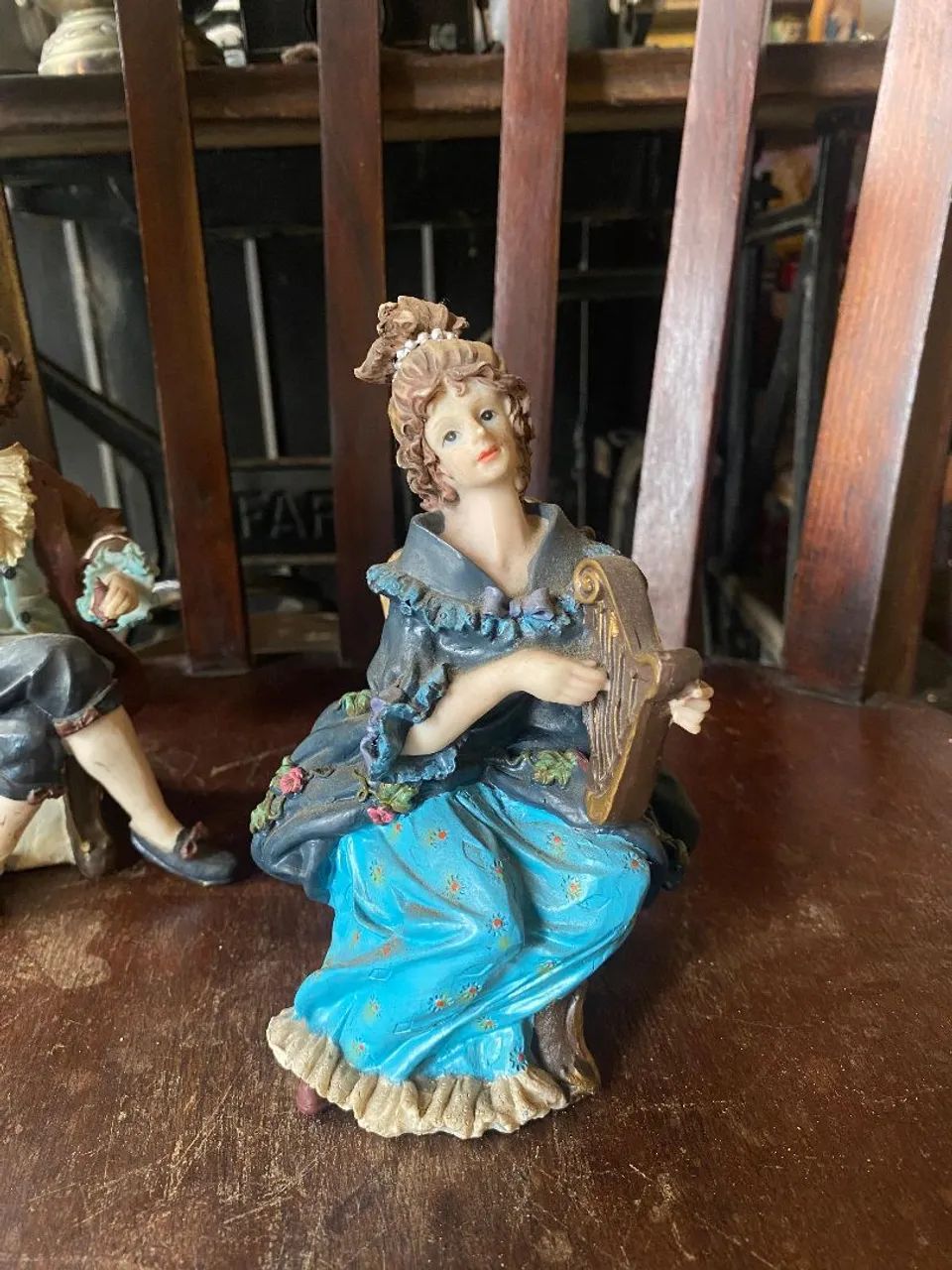 Par estatuetas em resina francesa (ref:330) - Foto 5