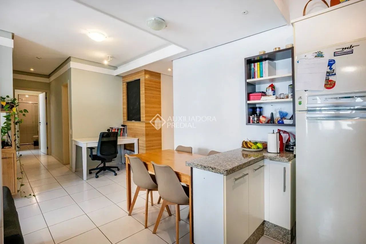 Apartamento 2 dormitórios com suíte, andar alto no Córrego Grande - Foto 2