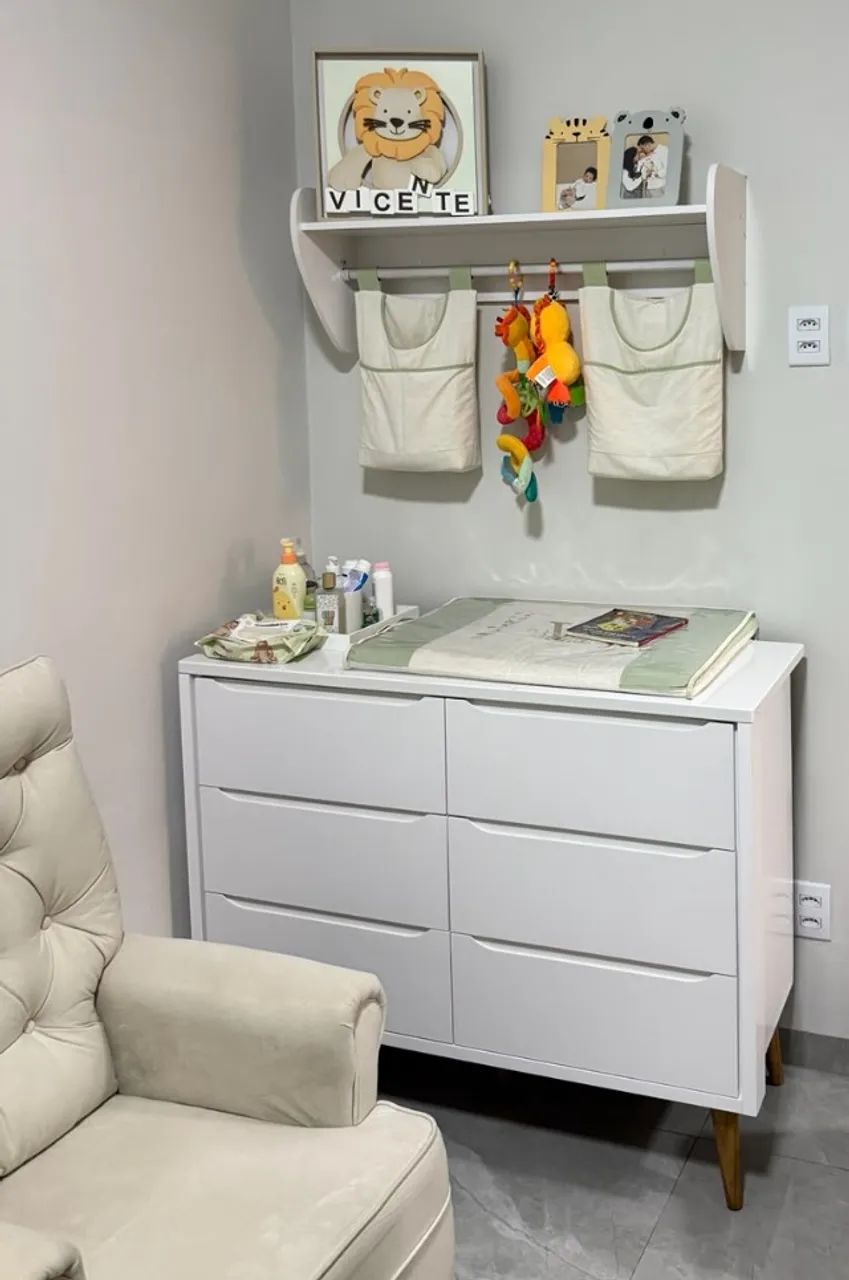 Cômoda infantil multiuso impecável 