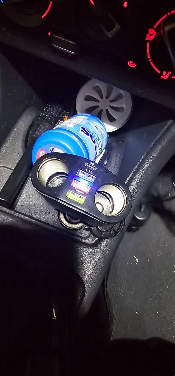 Duplicador de 12volts com 3 USB para Carregamento de Celular.