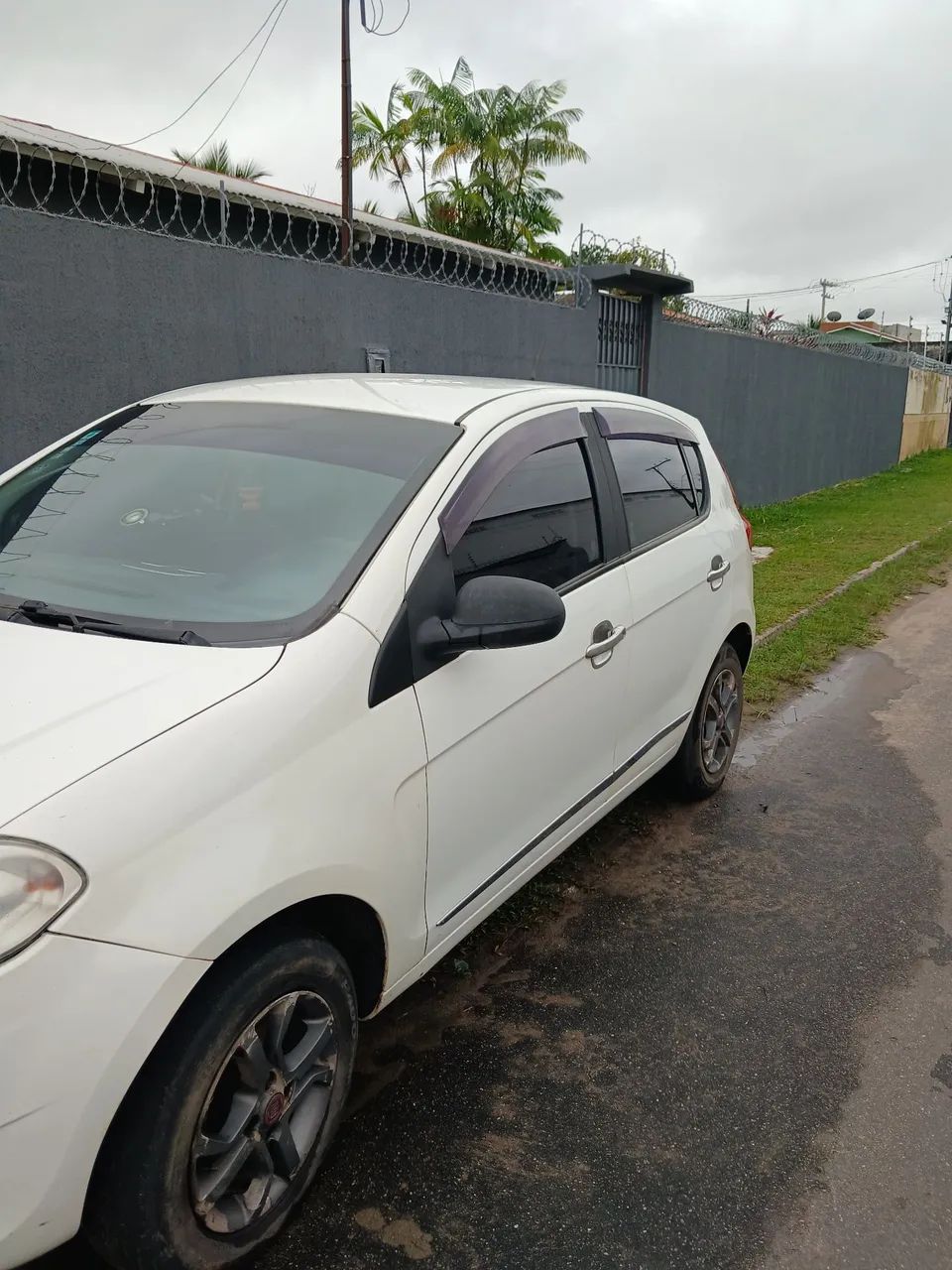 Fiat Palio Attractive 1.0 EVO Fire Flex 8V 5P 2017 - Foto 4
