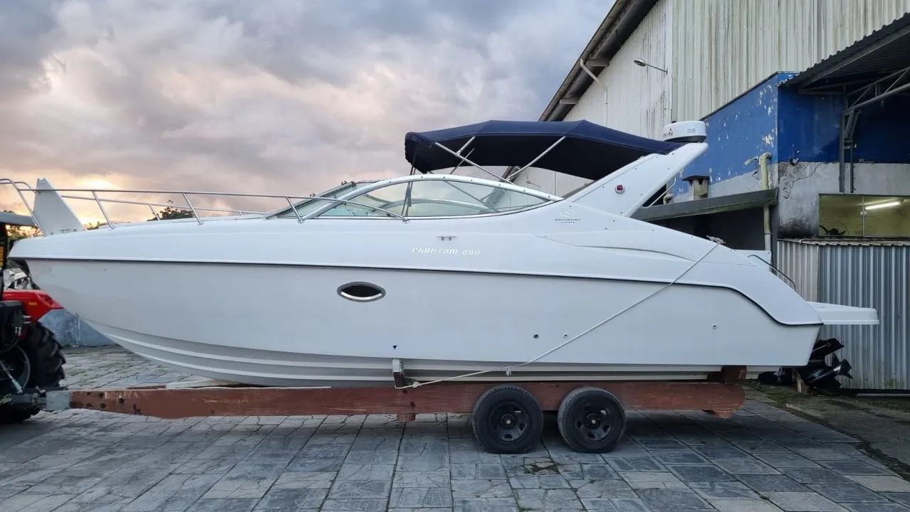 Lancha Phantom 290